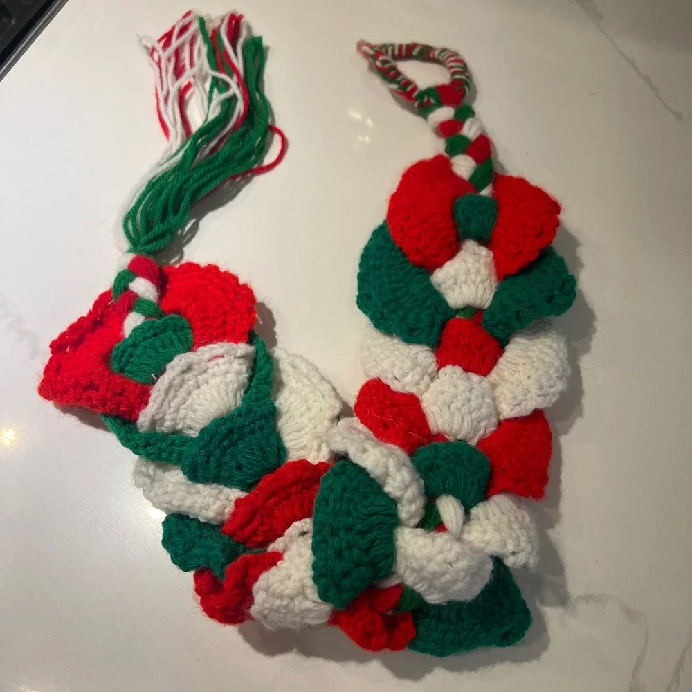 Vintage Christmas Holiday Crochet Braid‎ Decor Door Hanging Red Green White